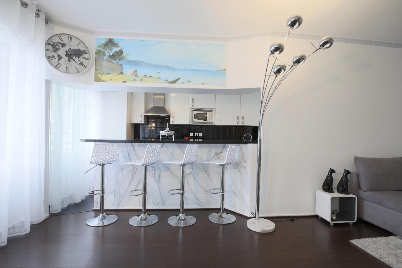 Apartment Ponthieu - Hala *