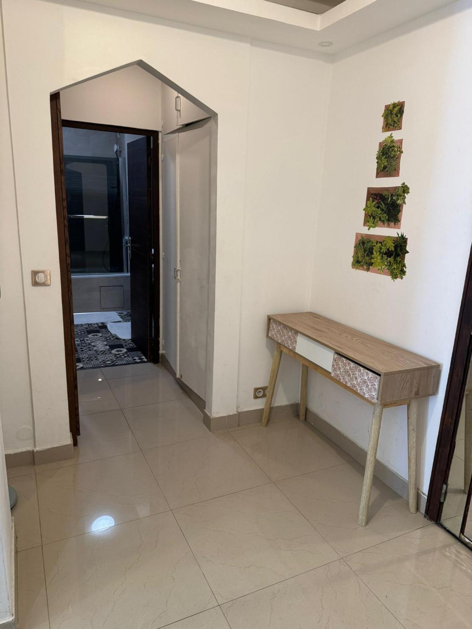 Ponthieu - Hala Apartment *